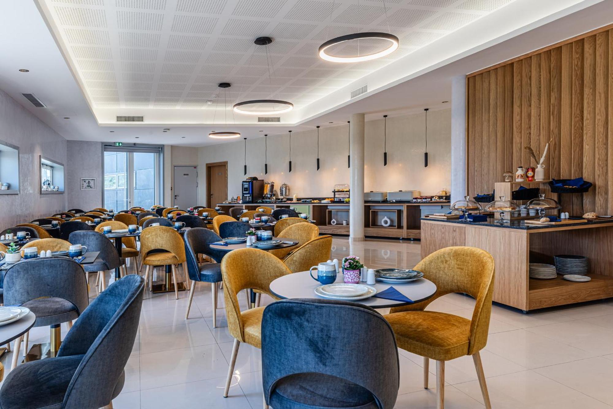 Brit Hotel Privilege Paris Rosny-Sous-Bois Bagian luar foto