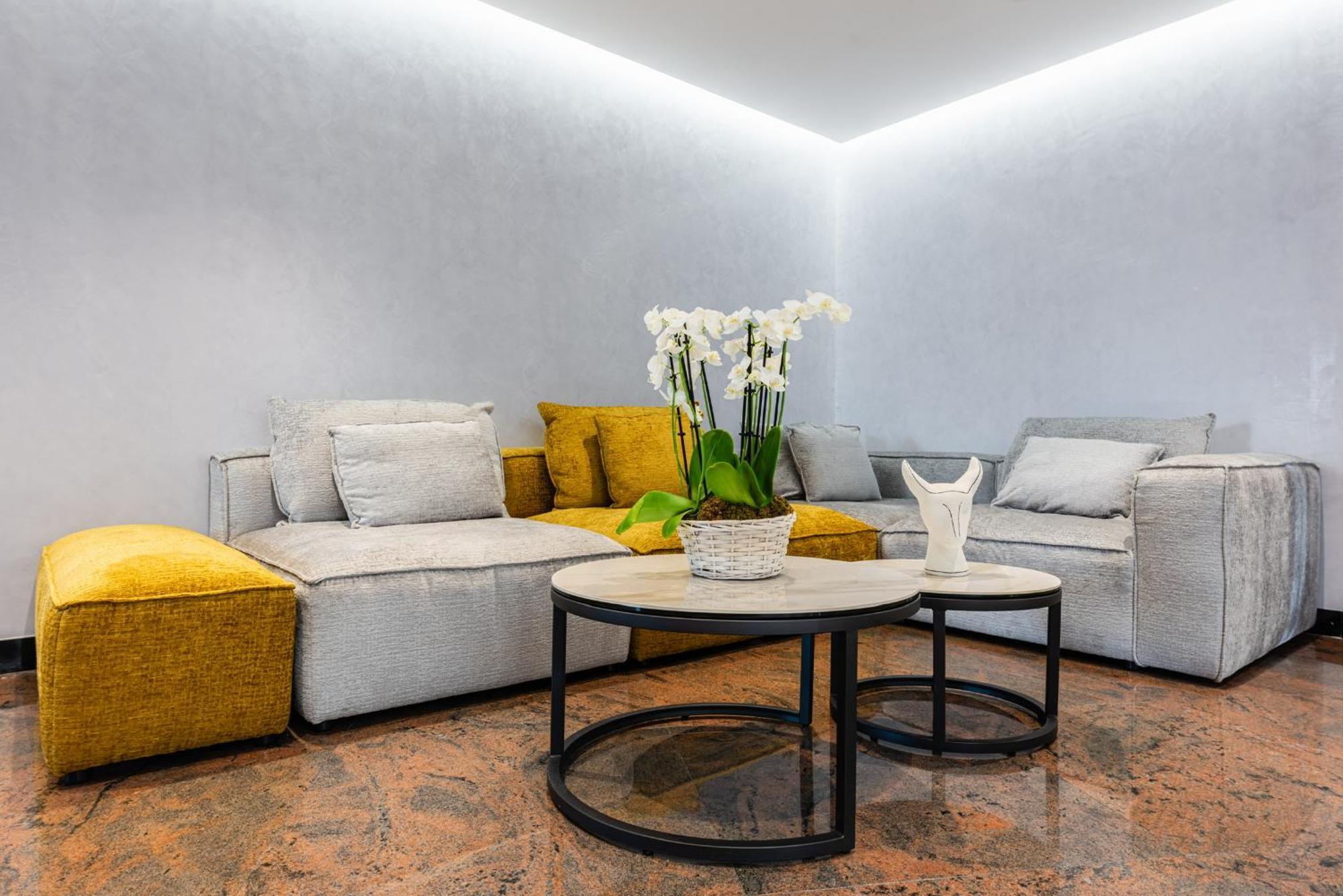 Brit Hotel Privilege Paris Rosny-Sous-Bois Bagian luar foto