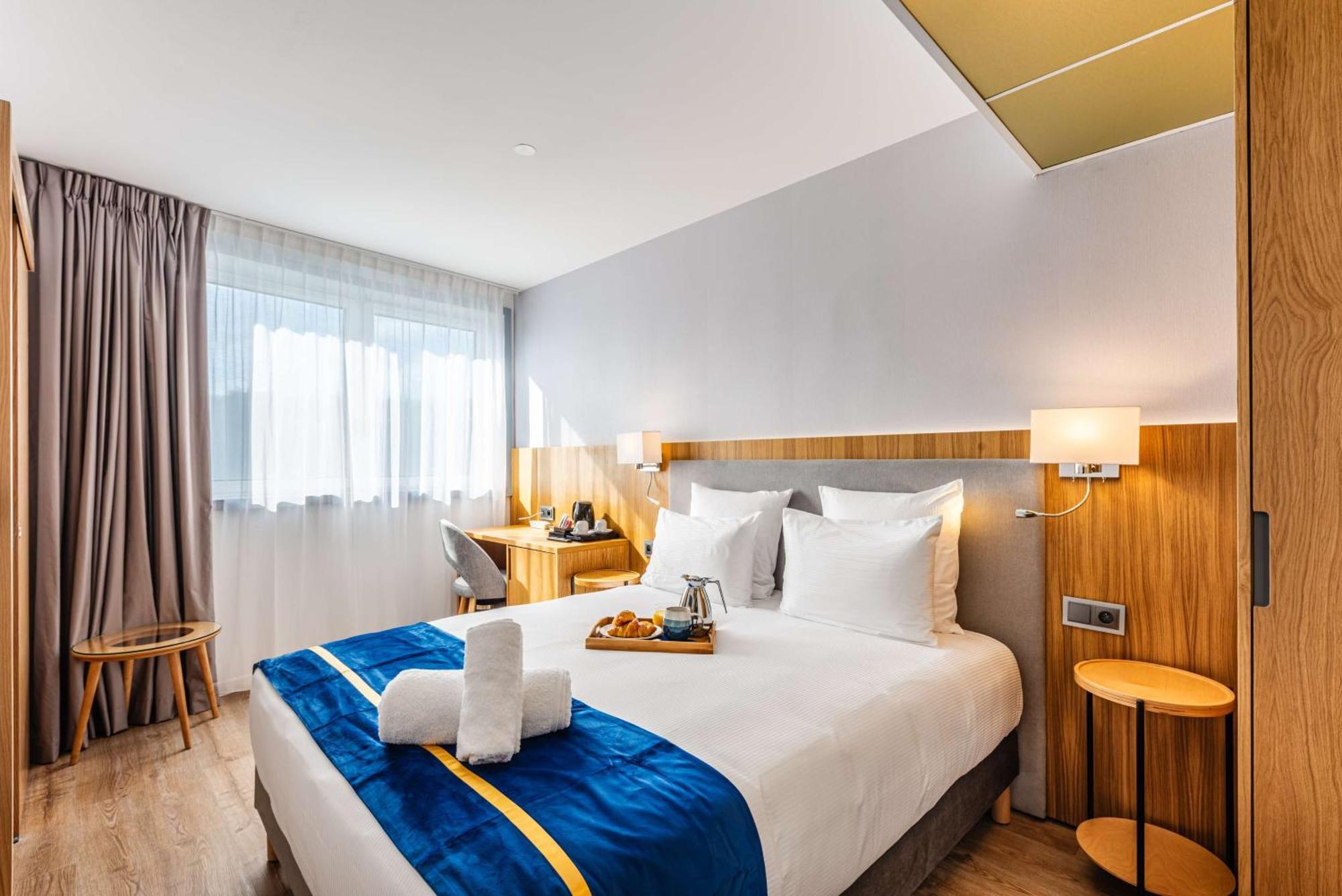Brit Hotel Privilege Paris Rosny-Sous-Bois Bagian luar foto