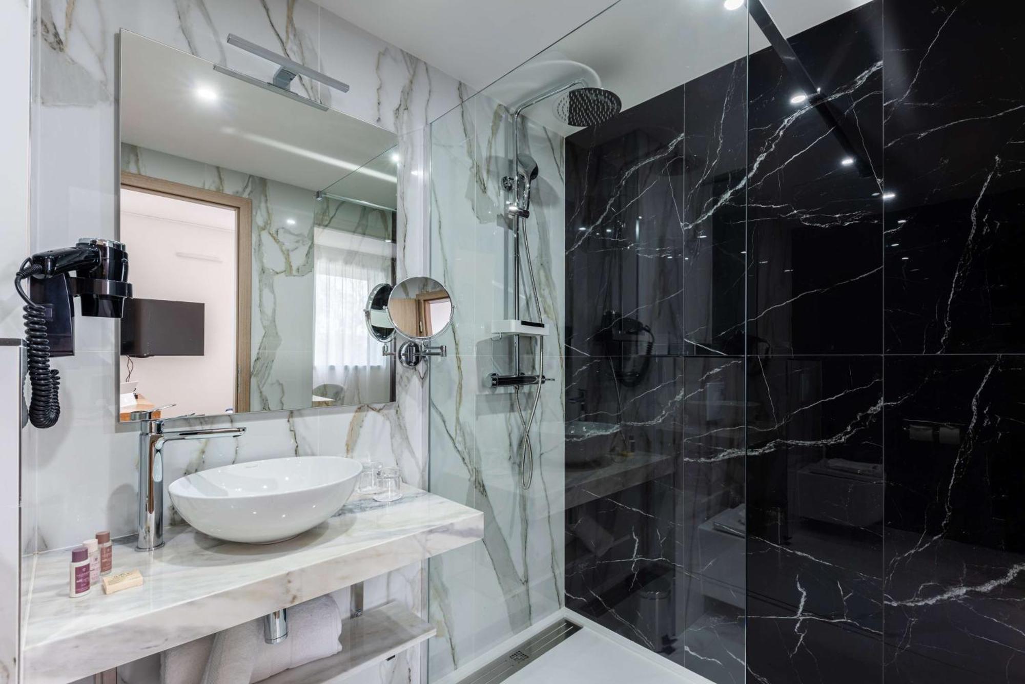Brit Hotel Privilege Paris Rosny-Sous-Bois Bagian luar foto
